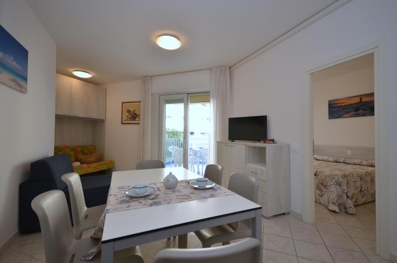 Apartamento Residenza Marco Polo Lignano Sabbiadoro Exterior foto